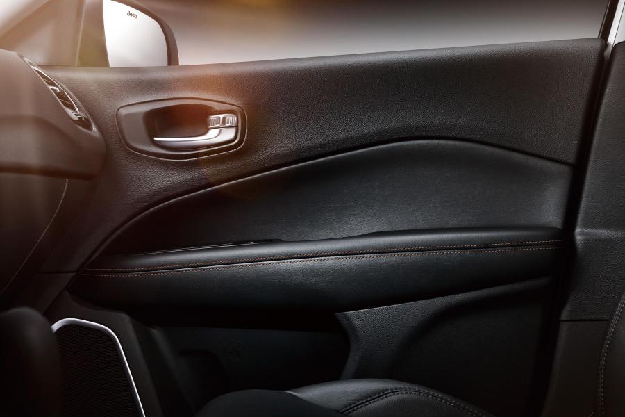 Детали интерьера Jeep Compass Limited (MP) 2016 года  (CN) (фото 15 из 15)